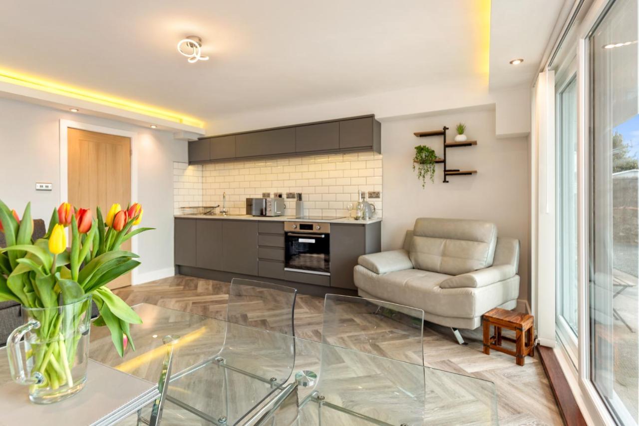 Pleasant View - Direct Beach Access, Sea Views And Parking Saundersfoot Exterior photo